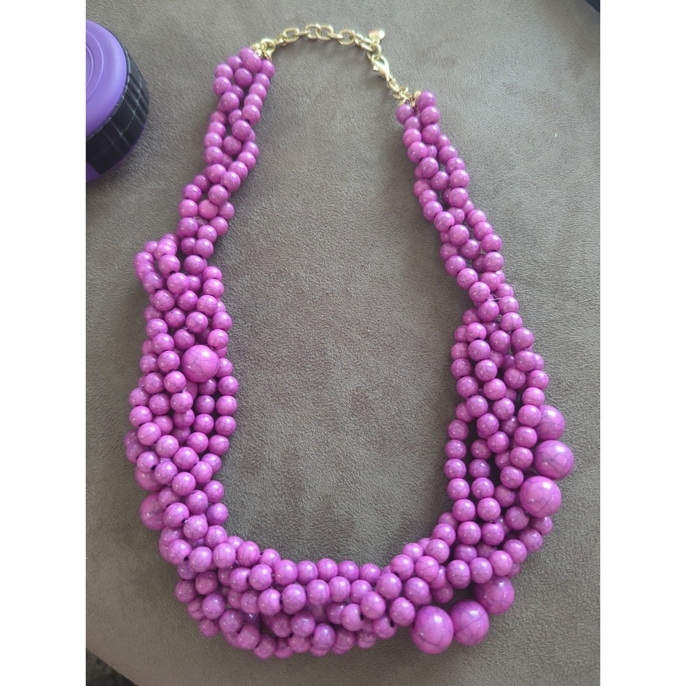 Chunky Light Purple Twist Crackle Bead Necklace With Adjustable Clasp - 22 In
